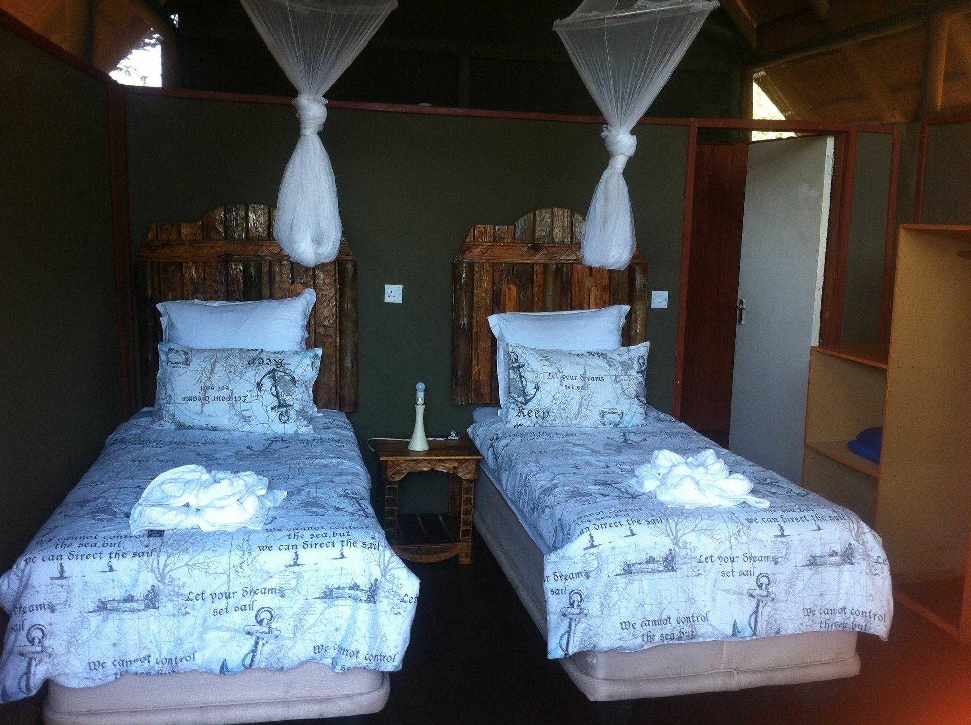 Lion Roars Lodge Lesoma Екстер'єр фото
