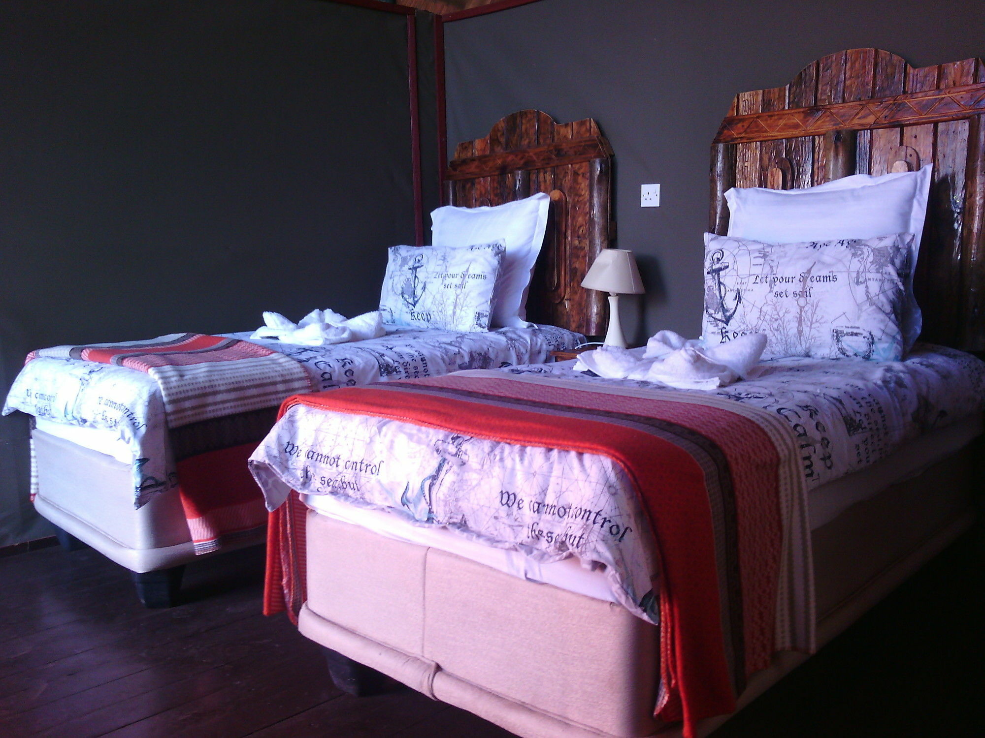Lion Roars Lodge Lesoma Екстер'єр фото